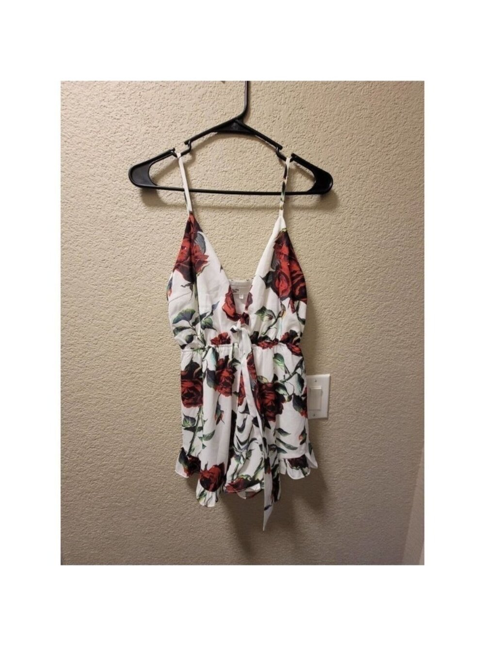 By The Way, White And Red Floral Shelby Front Tie Romper Size Small